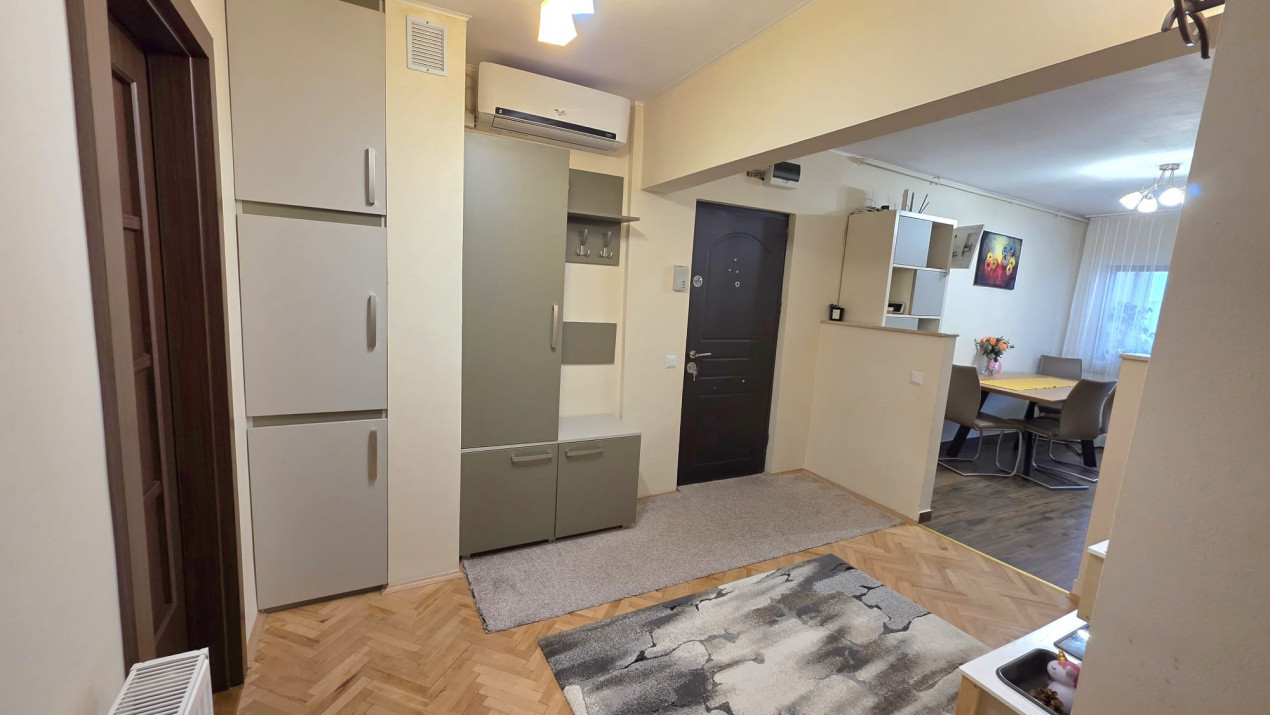 Apartament 3 camere decomandat, zona Podului Calvaria