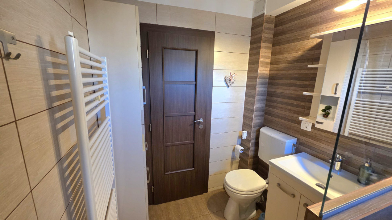 Apartament 3 camere decomandat, zona Podului Calvaria