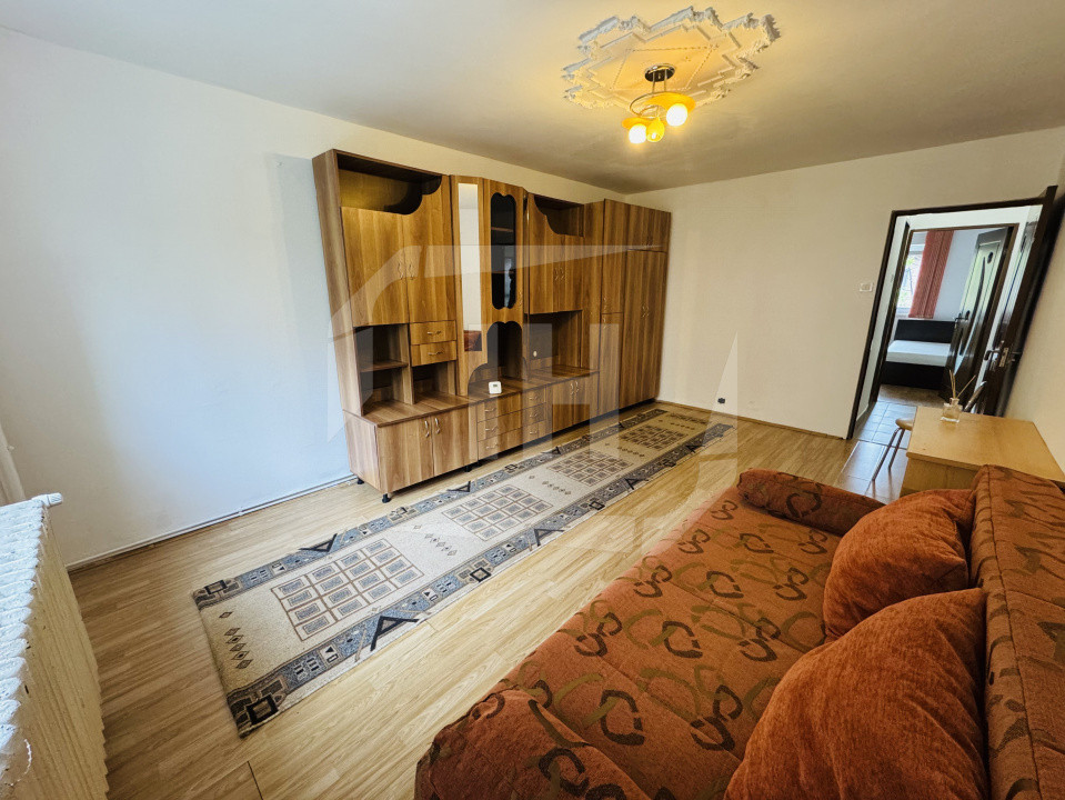 Apartament 2 camere, decomandat, etaj 1, cartier Intre Lacuri