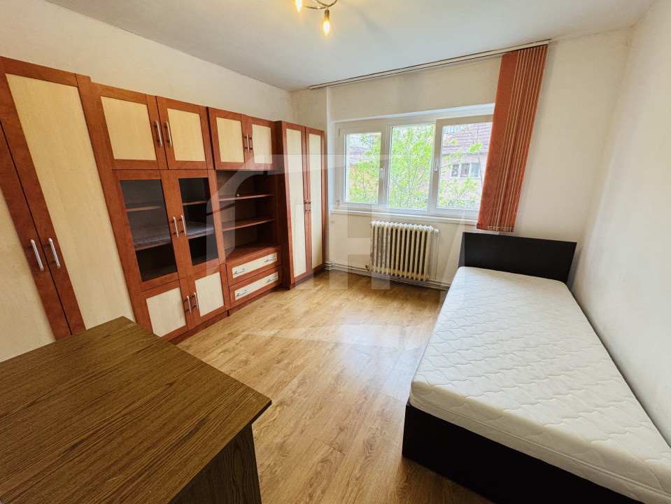 Apartament 2 camere, decomandat, etaj 1, cartier Intre Lacuri