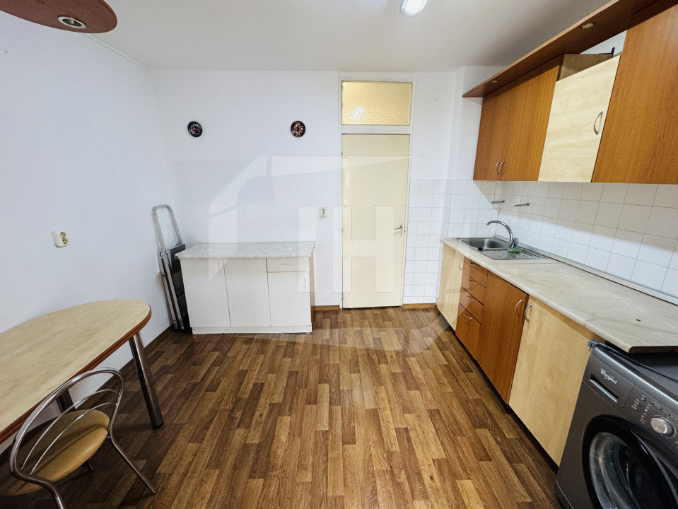 Apartament 2 camere, decomandat, etaj 1, cartier Intre Lacuri