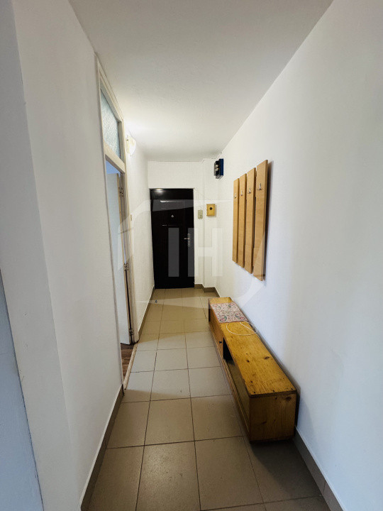 Apartament 2 camere, decomandat, etaj 1, cartier Intre Lacuri