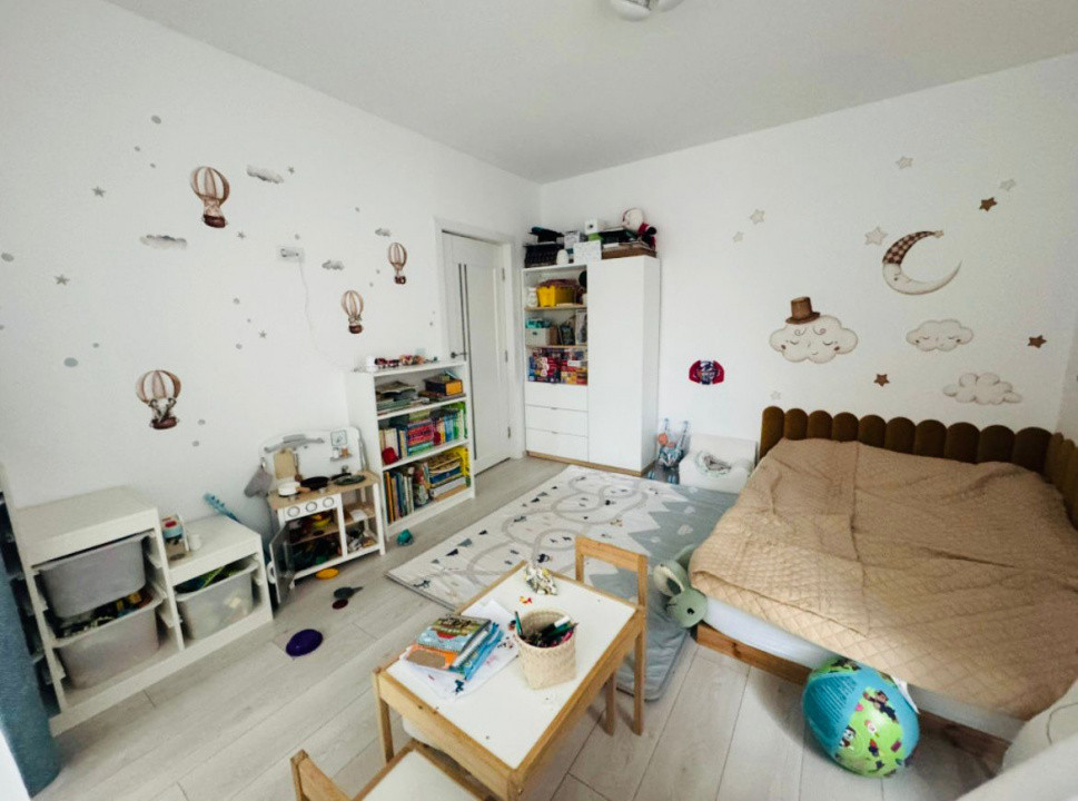 Apartament 3 camere, parcare, zona Vivo