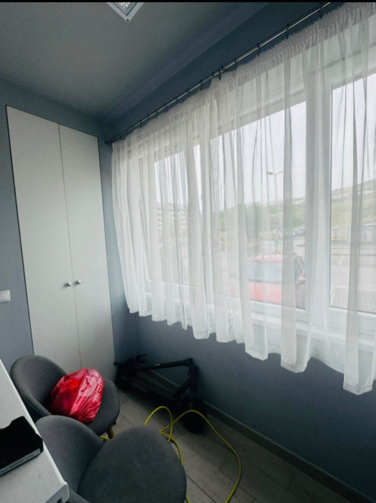 Apartament 3 camere, parcare, zona Vivo