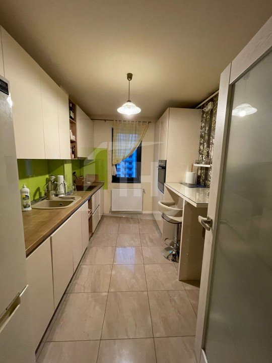 Apartament 2 camere, decomandat, etaj intermediar, parcare, Iulius Mall