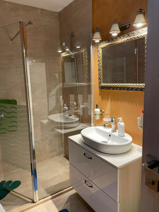 Apartament 2 camere, decomandat, etaj intermediar, parcare, Iulius Mall