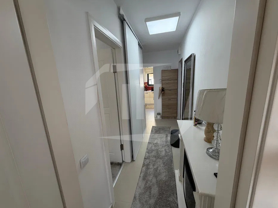 Apartament 2 camere, decomandat, etaj 1/2, parcare, in Borhanci