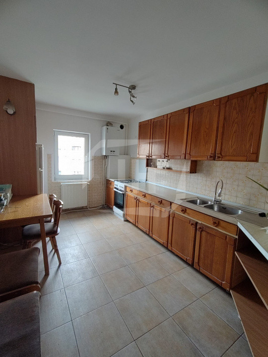 Apartament 4 camere, etaj 2, zona Titulescu