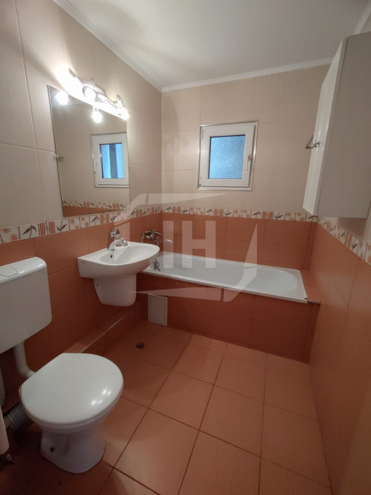 Apartament 4 camere, etaj 2, zona Titulescu