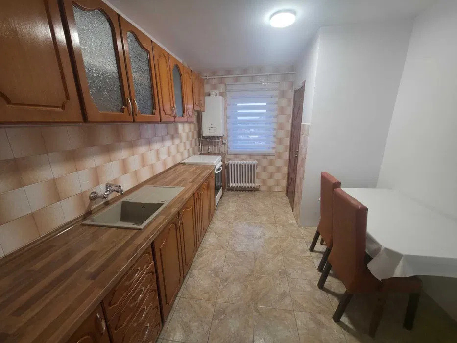 Apartament 3 camere, 2 bai, zona Kaufland Manastur