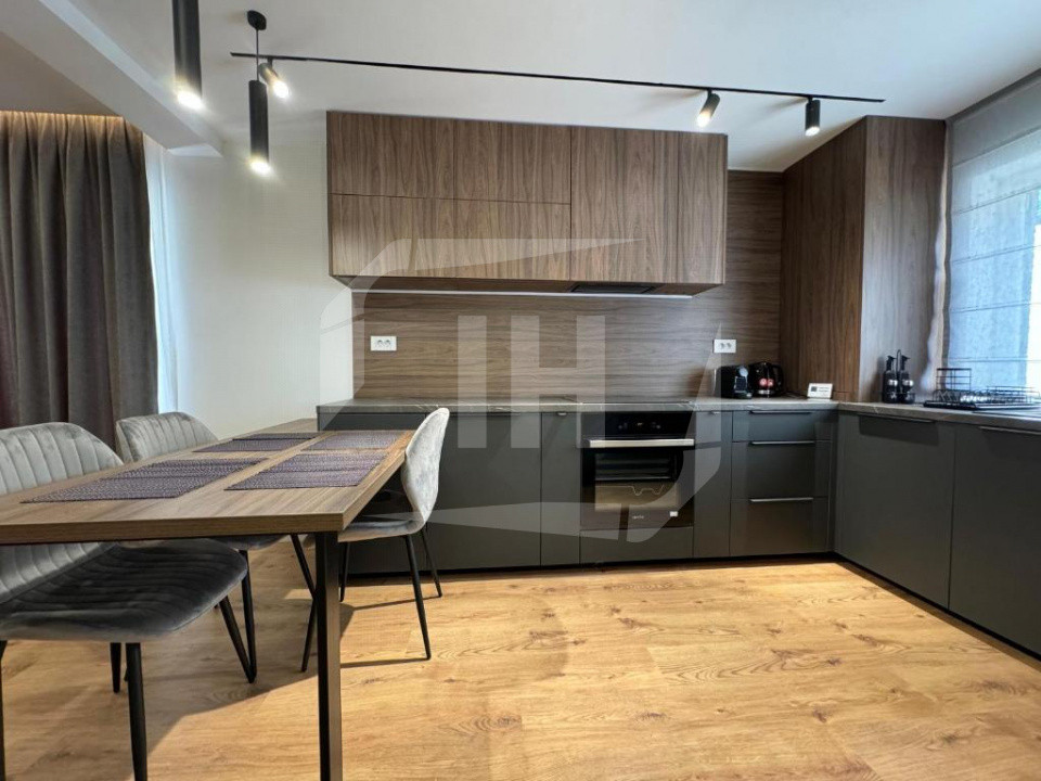 Apartament 2 camere si curte proprie in zona Sub Cetate/Poligon