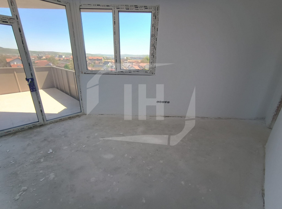 Apartament 4 camere,  intermediar, parcare, zona Leroy Merlin, Intre Lacuri