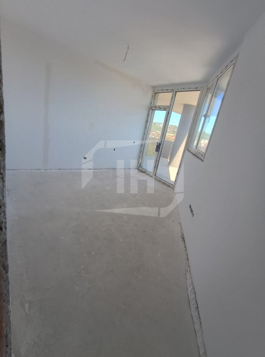 Apartament 4 camere,  intermediar, parcare, zona Leroy Merlin, Intre Lacuri