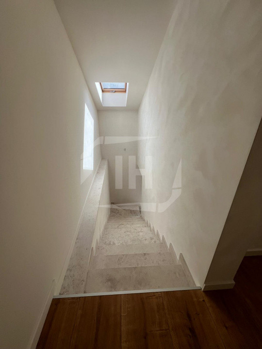 Casa 3 camere I prima inchiriere I  cu parcare I zona Garii