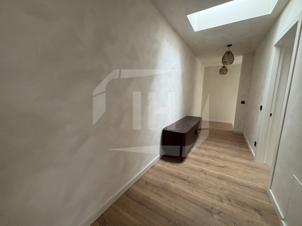 Casa 3 camere I prima inchiriere I  cu parcare I zona Garii