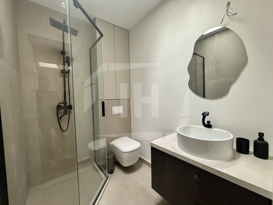 Casa 3 camere I prima inchiriere I  cu parcare I zona Garii