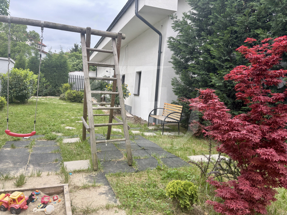 Casa 3 camere I prima inchiriere I  cu parcare I zona Garii