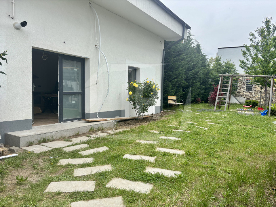 Casa 3 camere I prima inchiriere I  cu parcare I zona Garii
