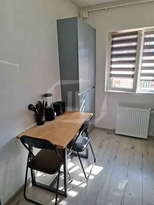 Apartament 2 camere, 43 mp, etaj intermediar, parcare inclusa, zona Eroilor!