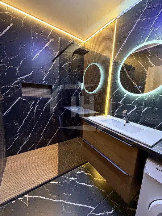 Apartament 3 camere plus terasa, parcare subterana pe Eroilor