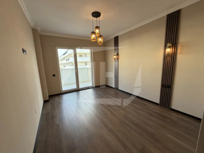 Apartament 3 camere plus terasa, parcare subterana pe Eroilor