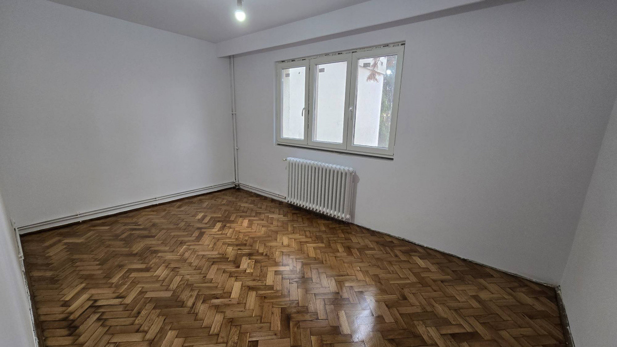 Apartament 3 camere, etaj 2, zona Calea Floresti
