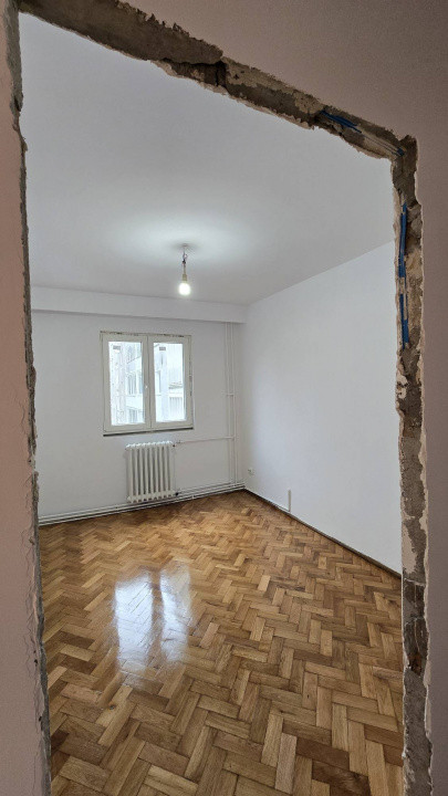 Apartament 3 camere, etaj 2, zona Calea Floresti
