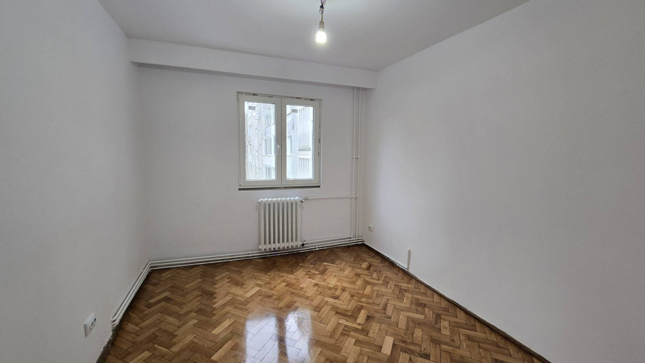 Apartament 3 camere, etaj 2, zona Calea Floresti