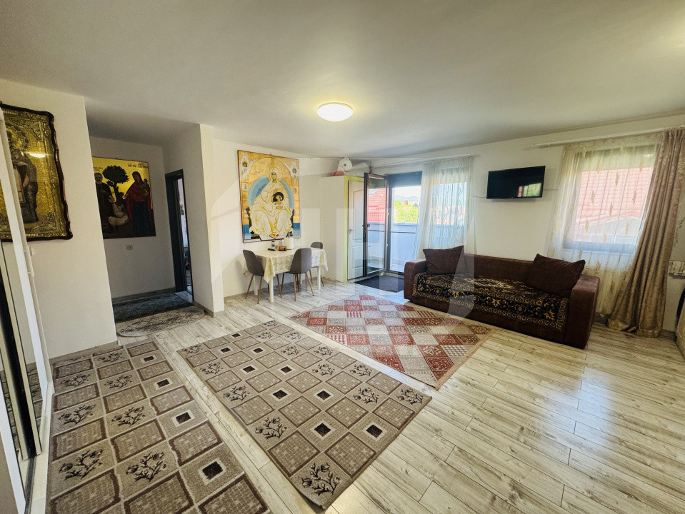 Apartament 3 camere, 2 bai, parcare subterana zona Sub Cetate