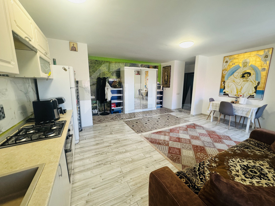 Apartament 3 camere, 2 bai, parcare subterana zona Sub Cetate