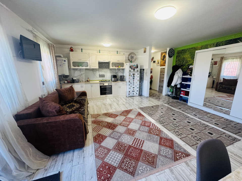 Apartament 3 camere, 2 bai, parcare subterana zona Sub Cetate