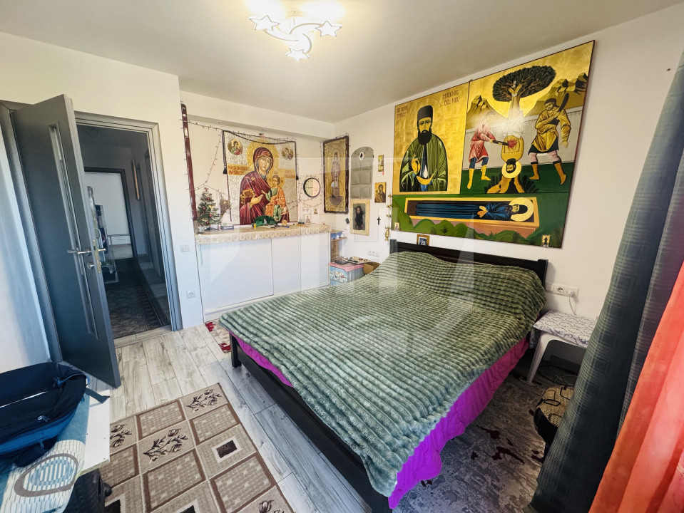 Apartament 3 camere, 2 bai, parcare subterana zona Sub Cetate
