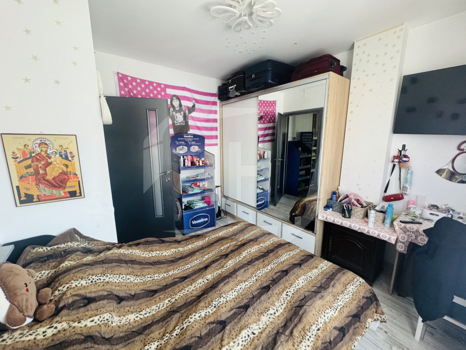 Apartament 3 camere, 2 bai, parcare subterana zona Sub Cetate