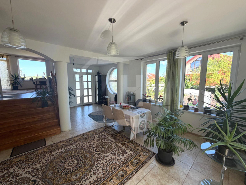 Casa individuala, 701 mp teren, garaj, in Borhanci