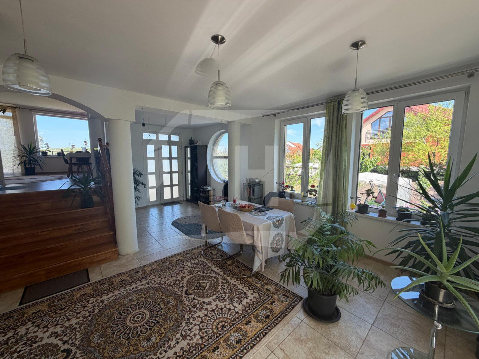 Casa individuala, 701 mp teren, garaj, in Borhanci