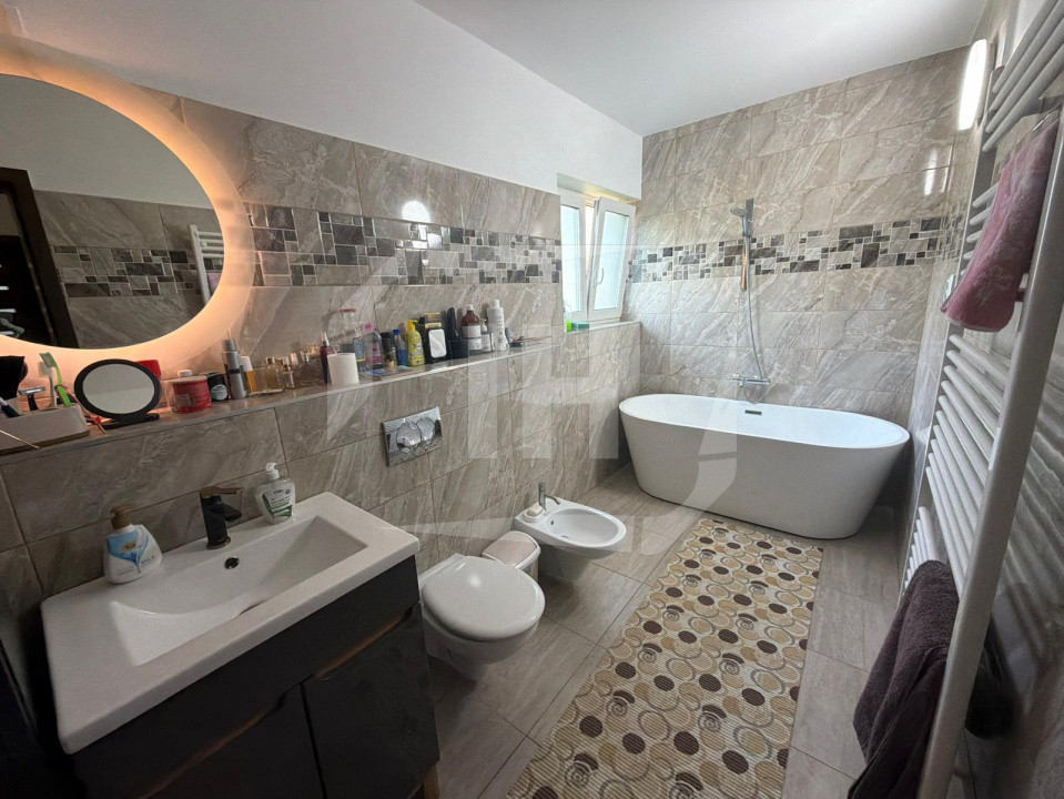 Casa individuala, 701 mp teren, garaj, in Borhanci