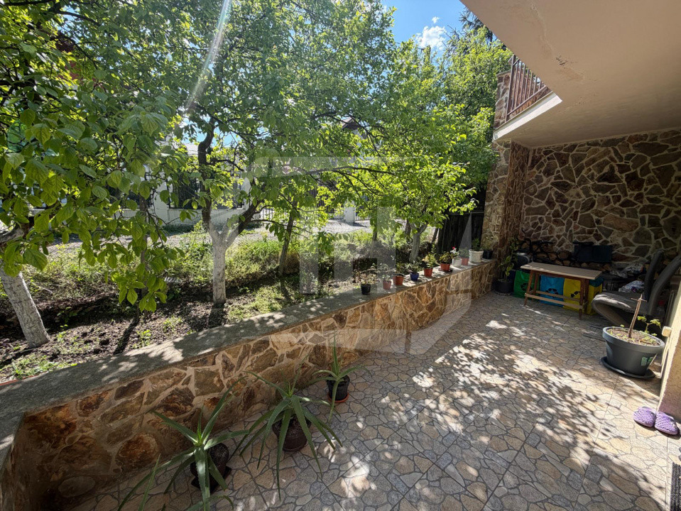 Casa individuala, 701 mp teren, garaj, in Borhanci
