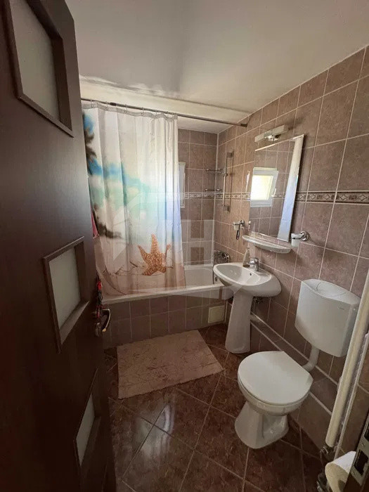 Apartament 3 camere I 2 bai I decomandat I cu parcare I Plopilor