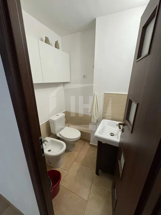 Apartament 3 camere I 2 bai I decomandat I cu parcare I Plopilor