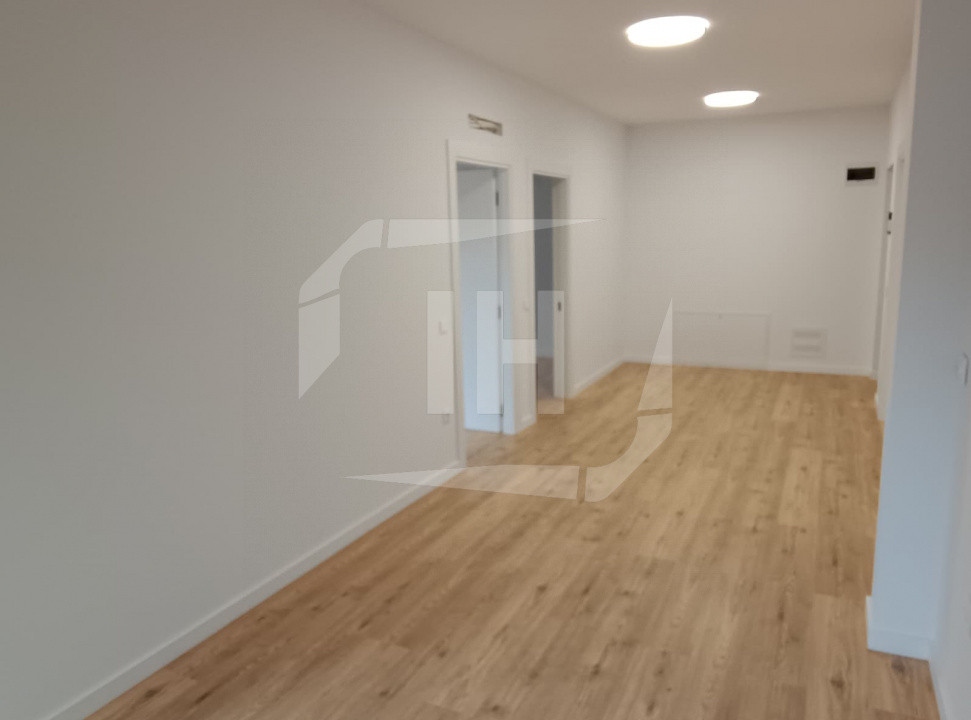 Apartament 2 camere, decomandat, finisat, parcare, constructie finalizata cu CF