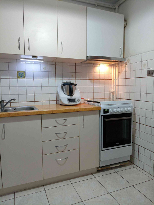 Apartament 3 camere, garaj, zona Grigore Alexandrescu