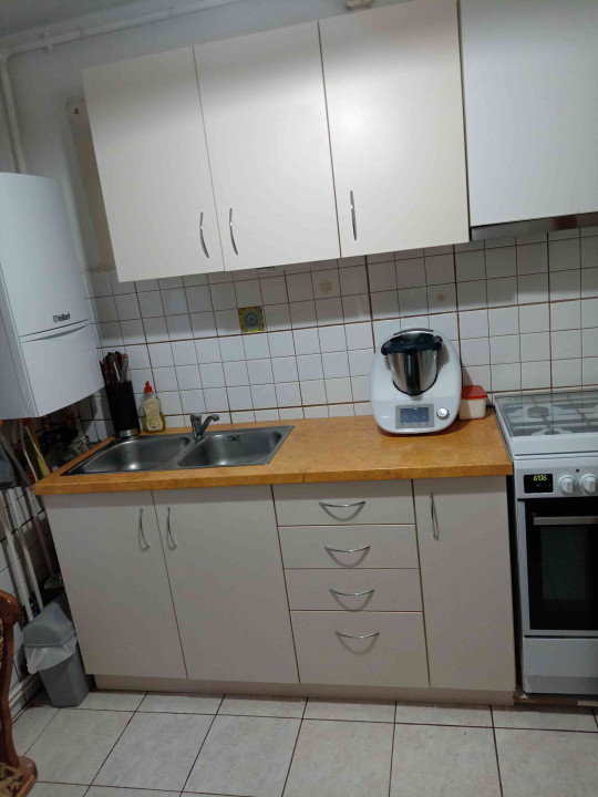 Apartament 3 camere, garaj, zona Grigore Alexandrescu