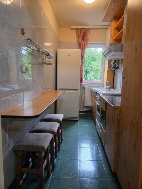 Apartament 2 camere decomandat, etaj 1, cartier Manastur