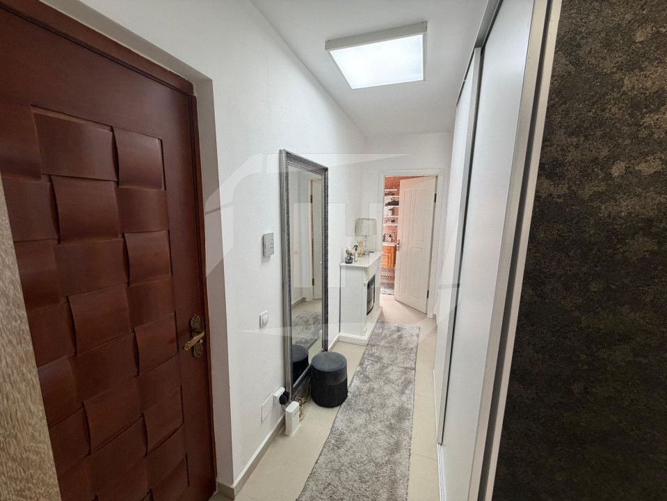 Apartament 2 camere, decomandat, etaj 1/2, parcare, in Borhanci