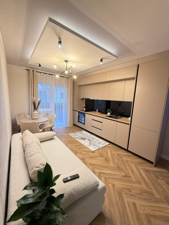 Apartament 3 camere cu 2 bai, parcare, zona Terra 