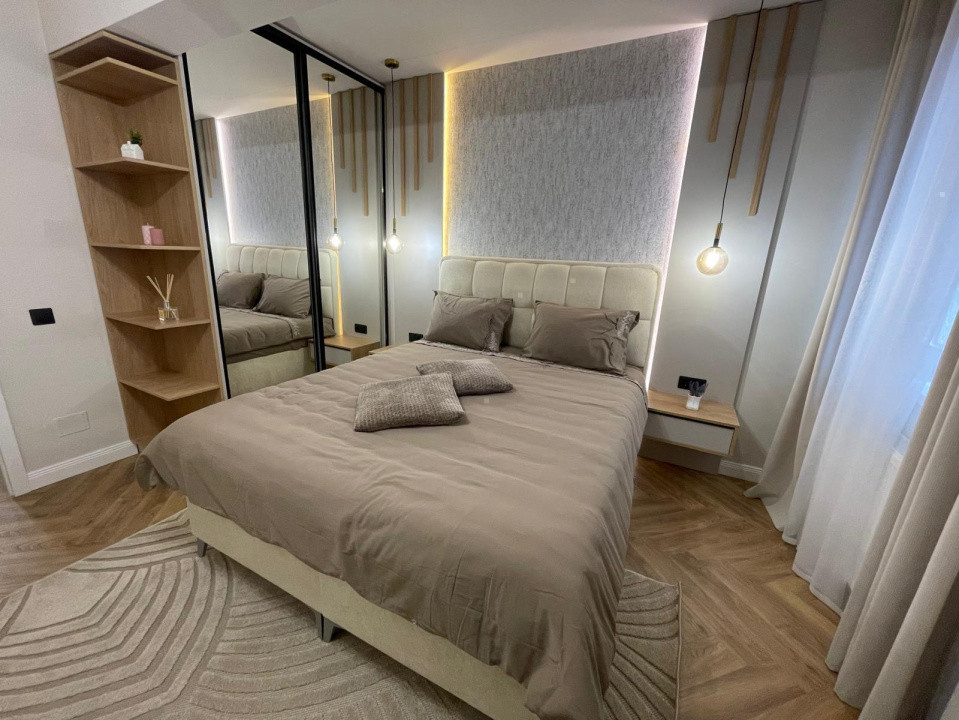 Apartament 3 camere cu 2 bai, parcare, zona Terra 