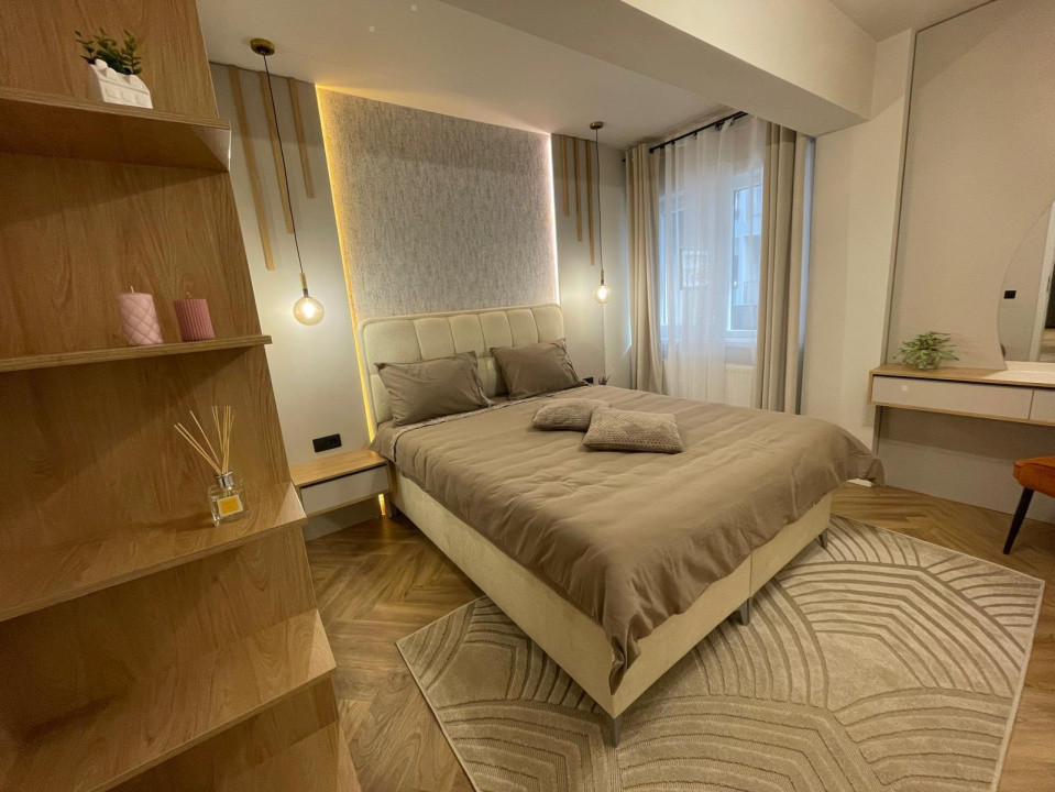 Apartament 3 camere cu 2 bai, parcare, zona Terra 