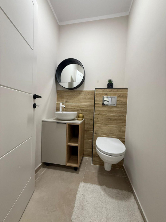 Apartament 3 camere cu 2 bai, parcare, zona Terra 