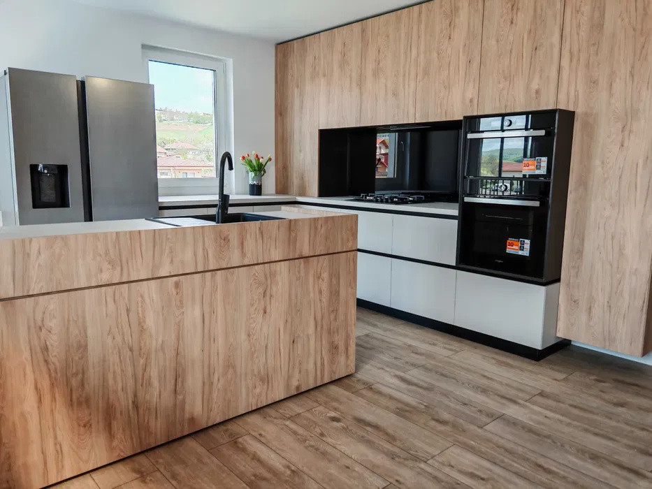 Apartament 2 camere decomandat, parcare subterana, zona Lidl