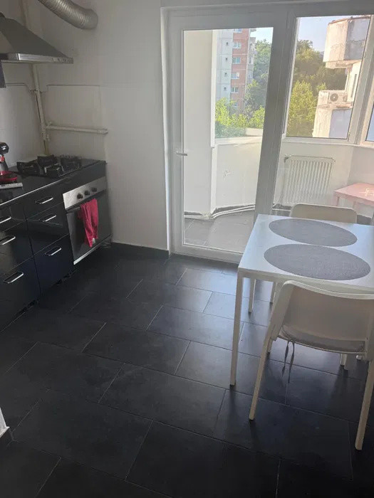 Apartament 2 camere decomandat, cartier Plopilor